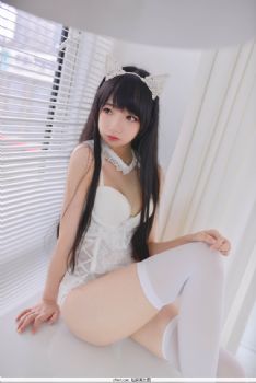 雪琪——猫系少女白猫