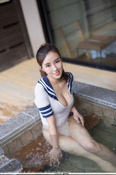 丽质美女猫宝 水手服温泉湿身